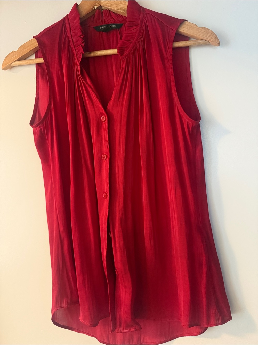 Banana Republic Red Sleeveless Button-Front Blouse with Ruffle Collar